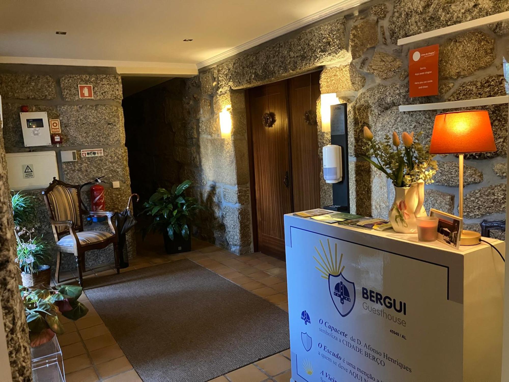 Bergui Guesthouse - Em Guimaraes Desde 2017 Esterno foto