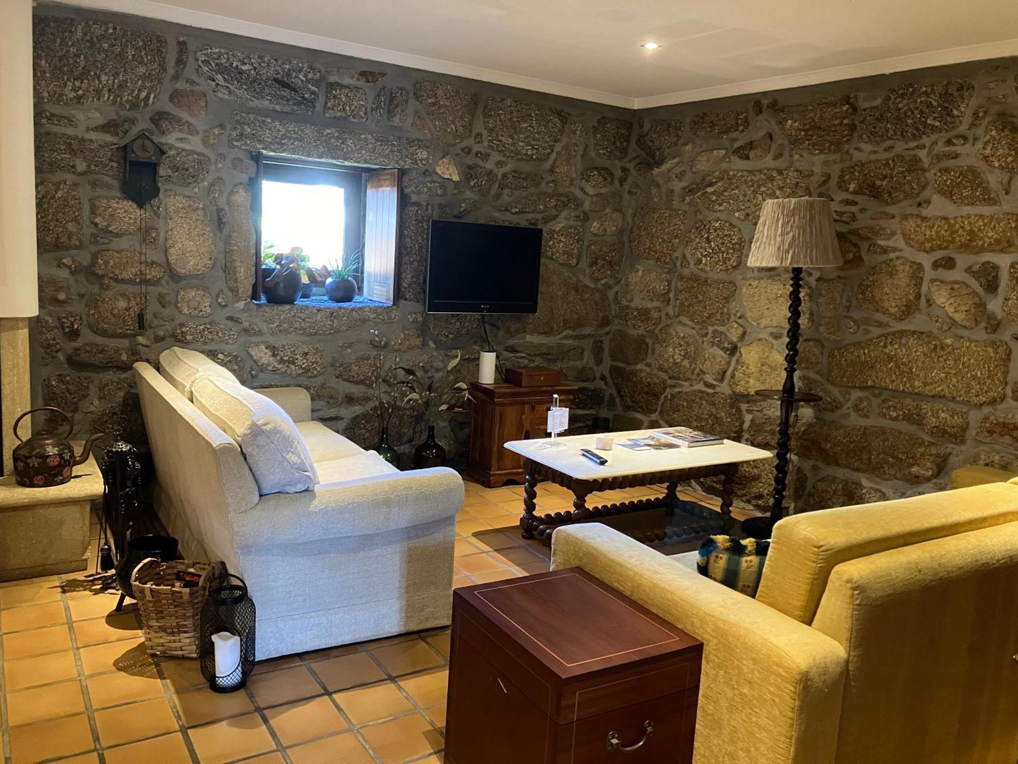Bergui Guesthouse - Em Guimaraes Desde 2017 Esterno foto