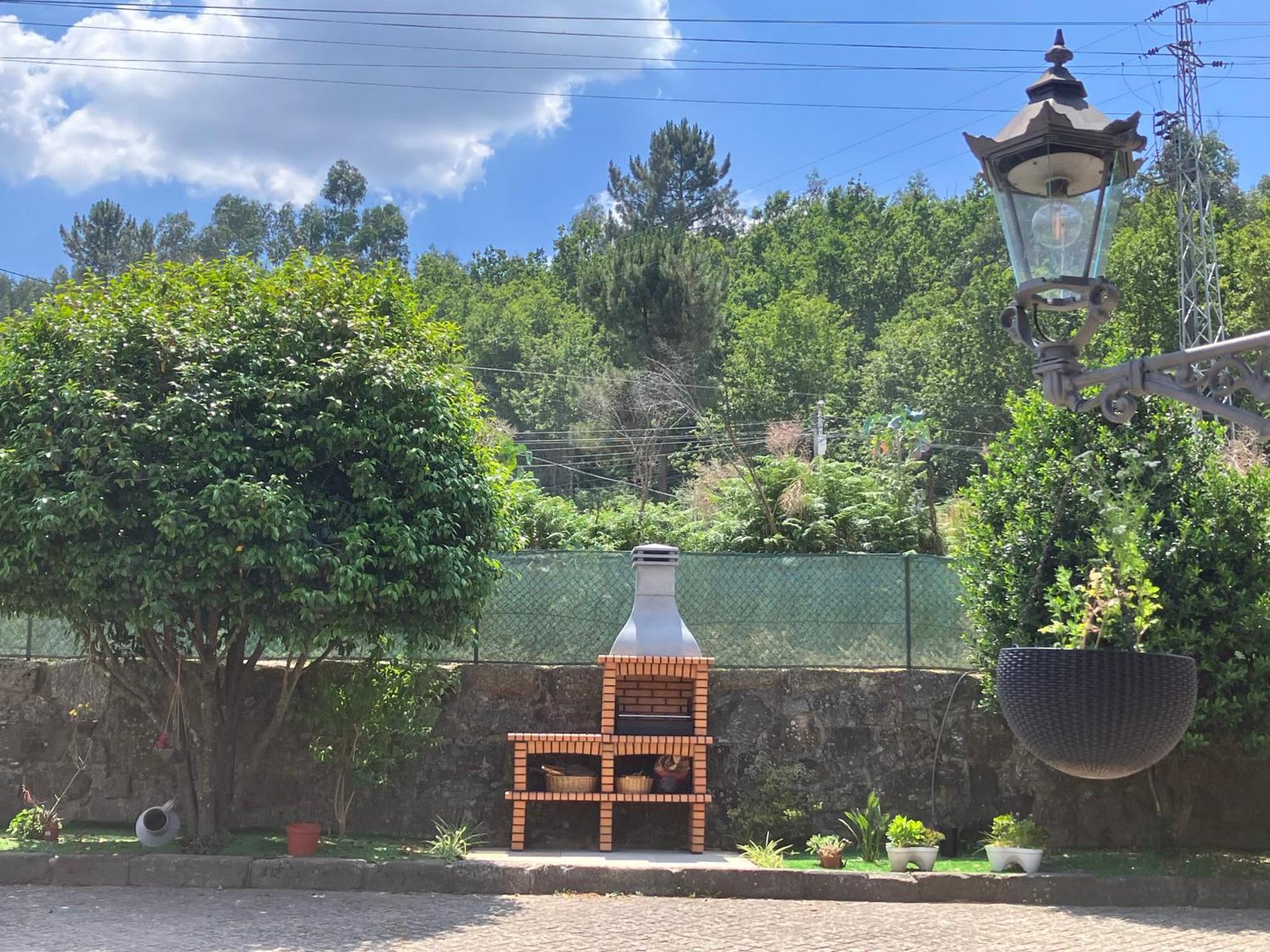 Bergui Guesthouse - Em Guimaraes Desde 2017 Esterno foto