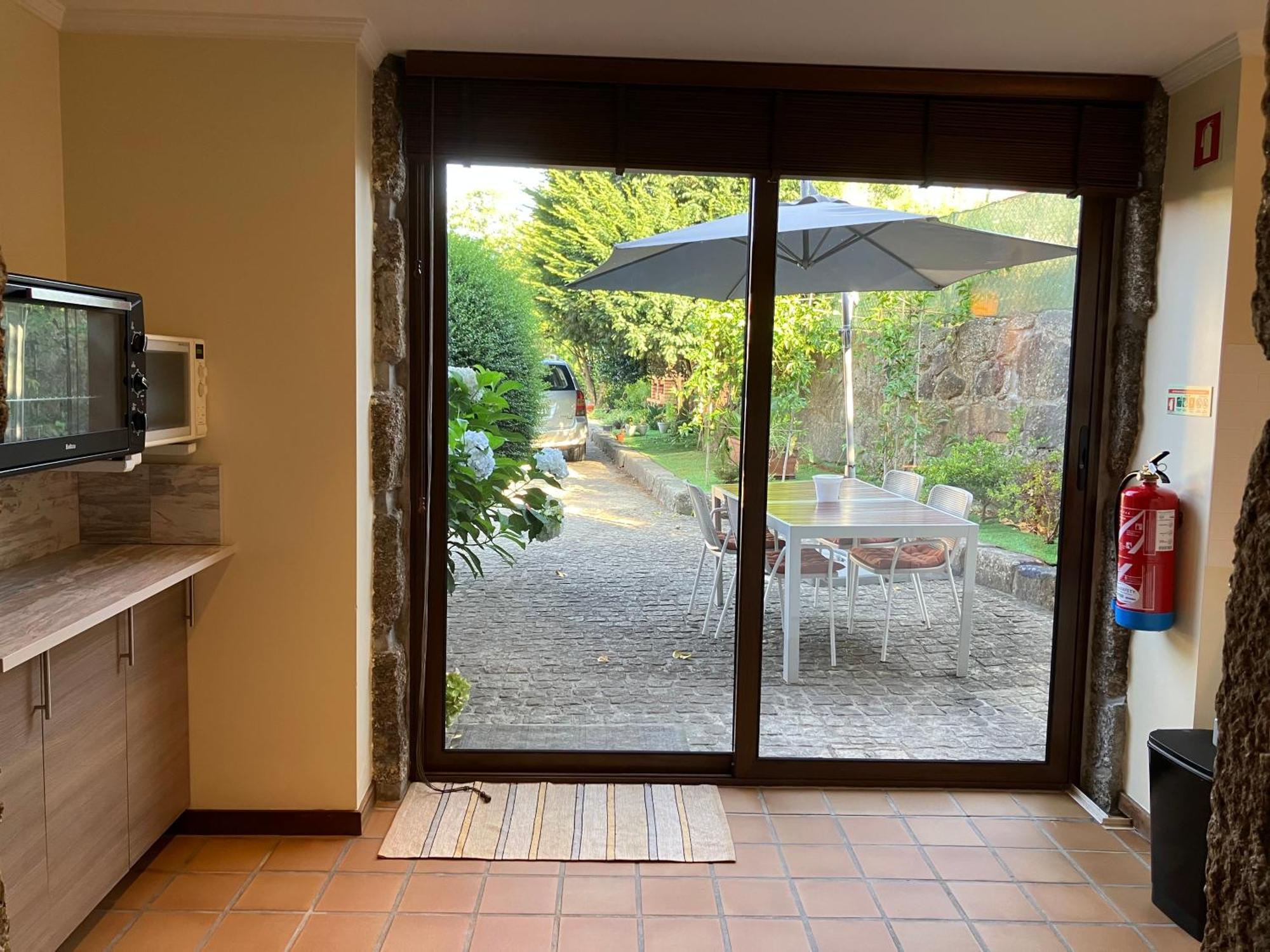 Bergui Guesthouse - Em Guimaraes Desde 2017 Esterno foto