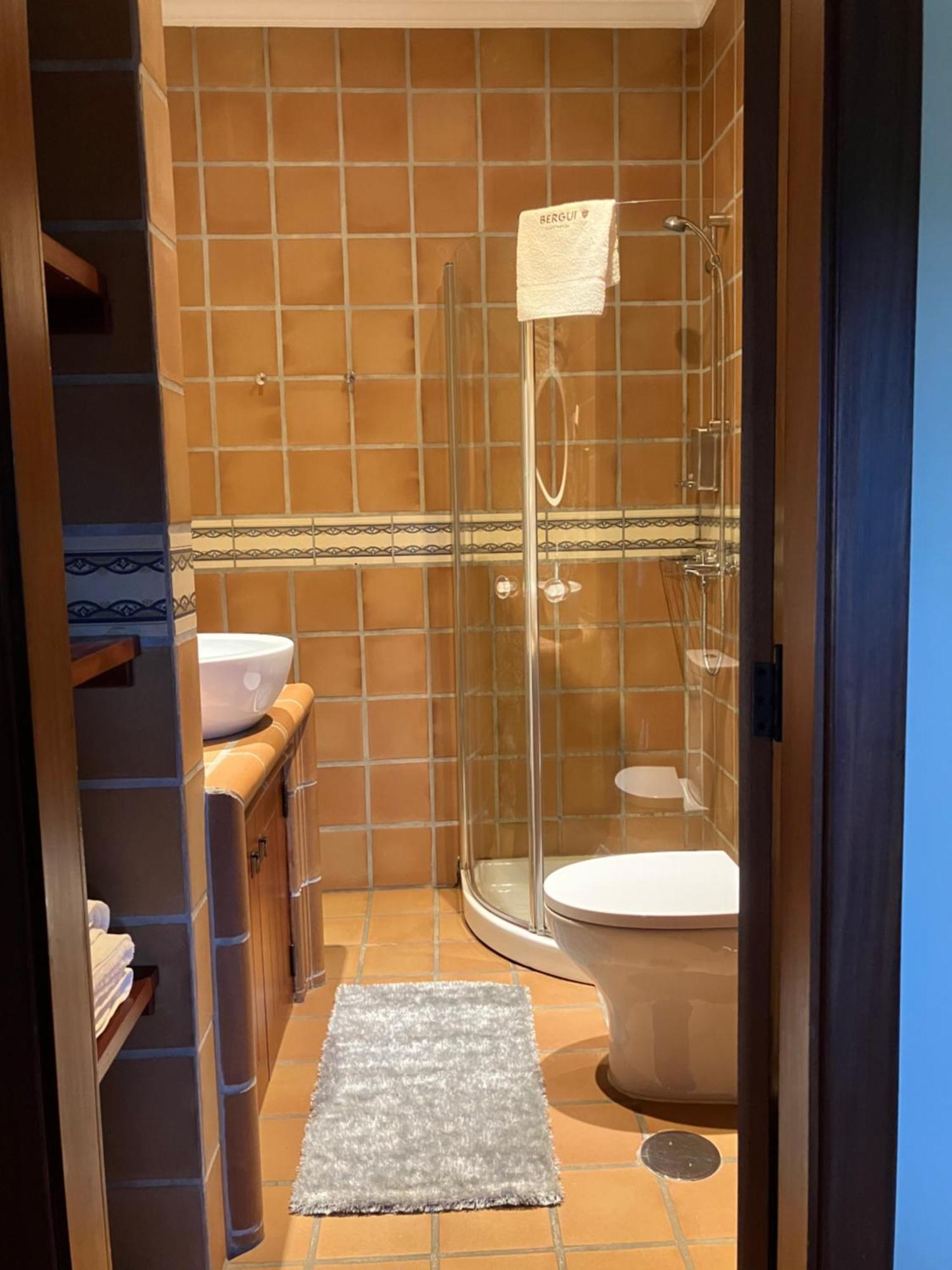 Bergui Guesthouse - Em Guimaraes Desde 2017 Esterno foto