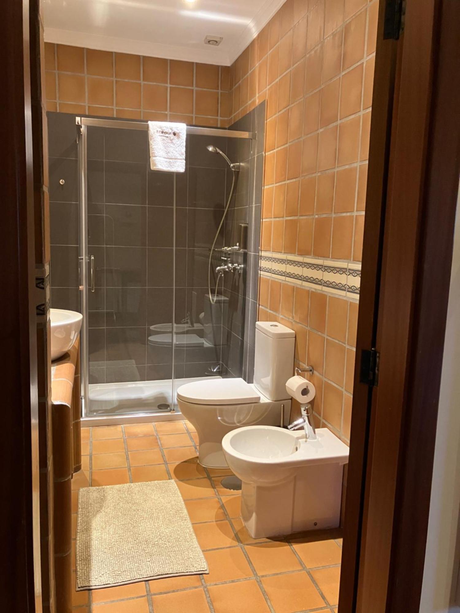 Bergui Guesthouse - Em Guimaraes Desde 2017 Esterno foto