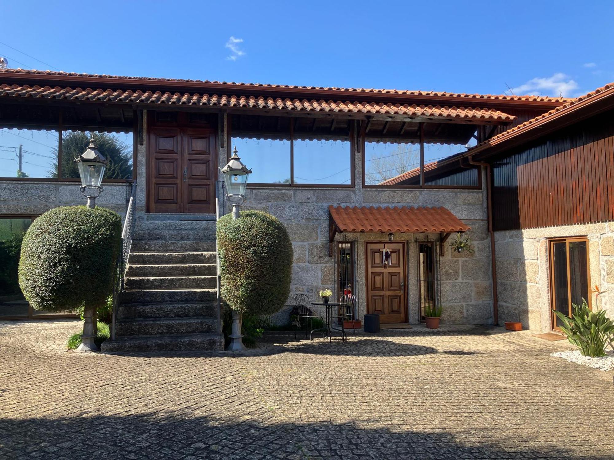 Bergui Guesthouse - Em Guimaraes Desde 2017 Esterno foto